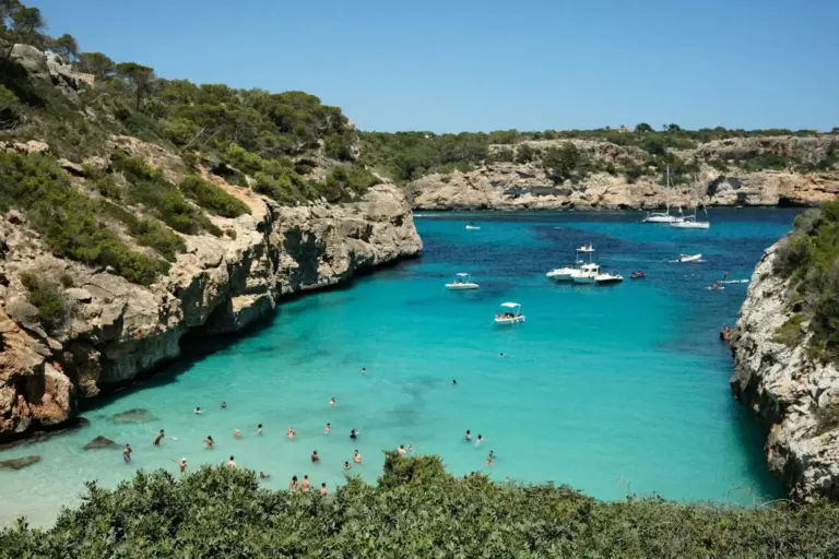 🇪🇸 Doma svetre, na ostrove kúpanie. Októbrová Malorka so spiatočnou letenkou od 57 €.