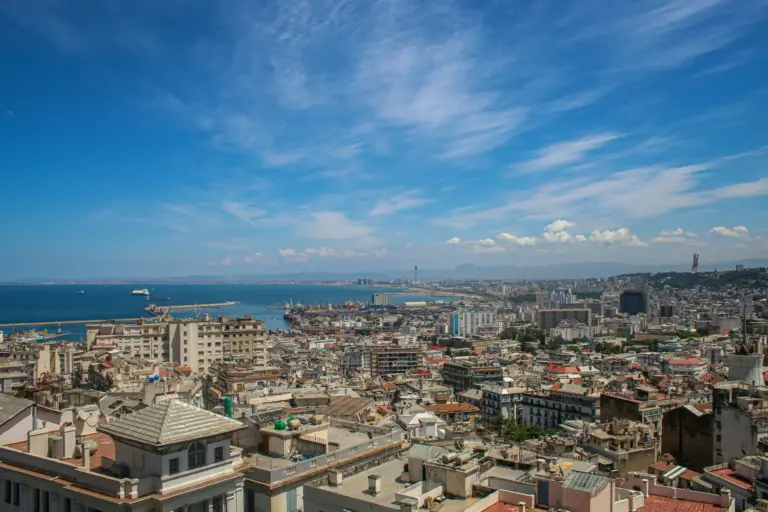 🇩🇿Priame lety z Viedne do Alžíru za túto cenu sa objavia málokedy. Spiatočná letenka za fantastických 175€