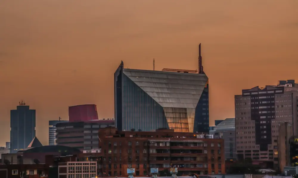 Lety do Južnej Afriky pod päťsto eur s dvoma kuframi v cene. Johannesburg main hoplo