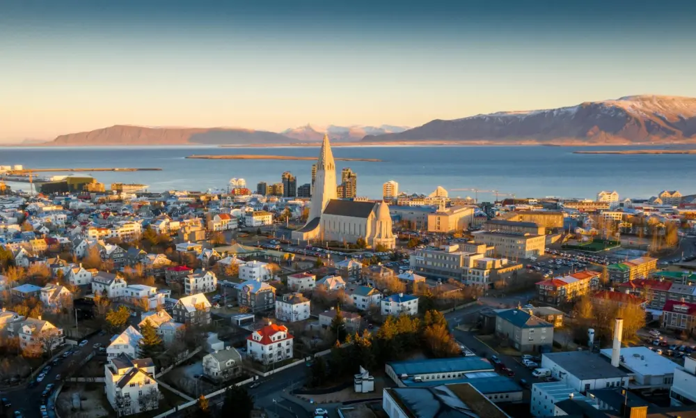 Zasnežené sopky a horúce lagúny. Novembrové letenky do Reykjavíku padli na 170 eur. iceland moje